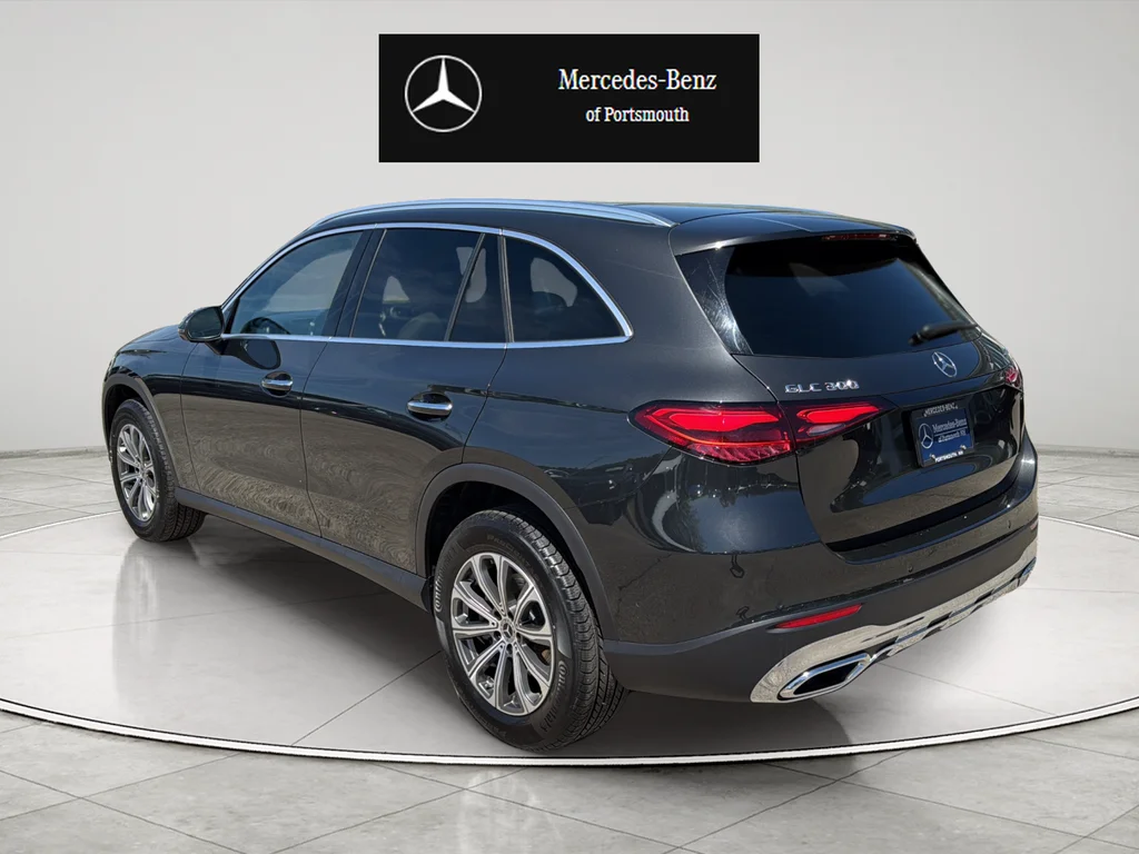 Used 2026 Gray Mercedes-Benz GLC 300 image 3