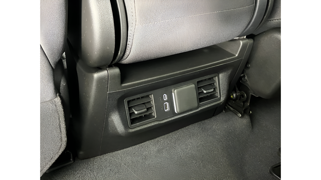 Used 2025 Summit White Chevrolet LT image 26