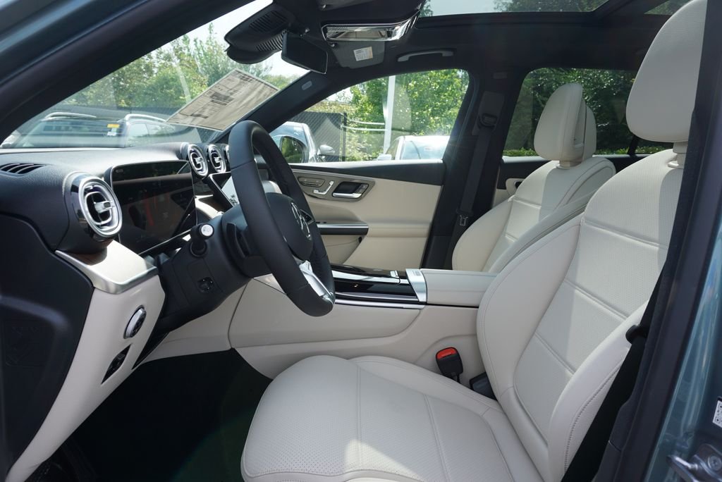 New 2027 Verde Silver Metallic Mercedes-Benz GLC 300 image 11