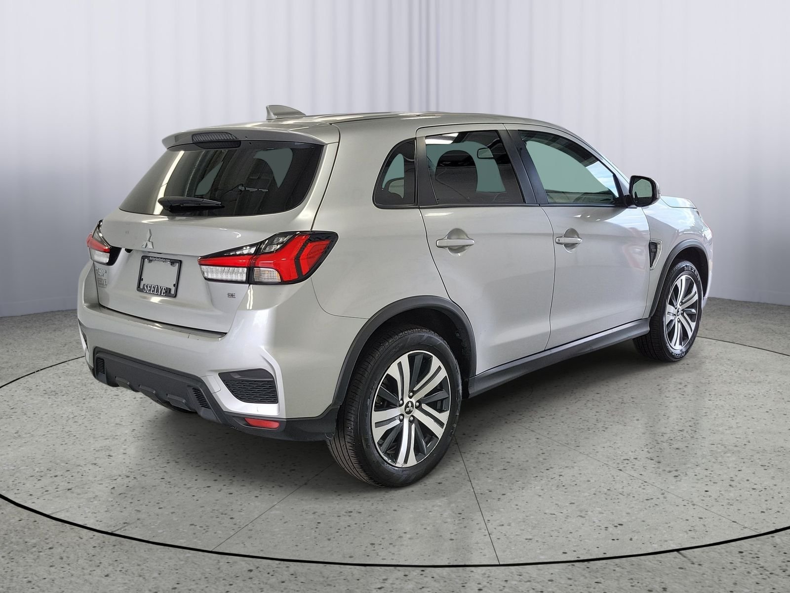 Used 2024 Silver Mitsubishi 2.0 SE image 2