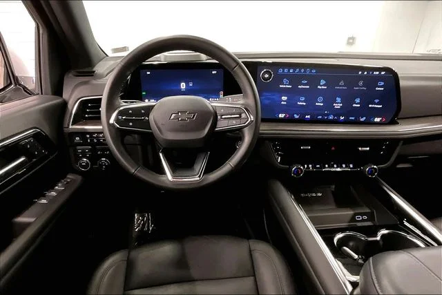 2025 Chevrolet Suburban Z71 - Photo 6
