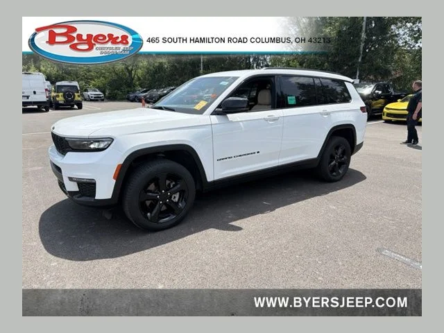 Used 2025 White Jeep Limited image 1