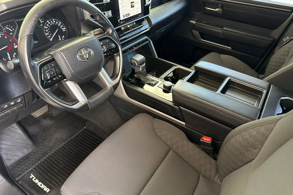 Used 2022 White Toyota SR5 image 14