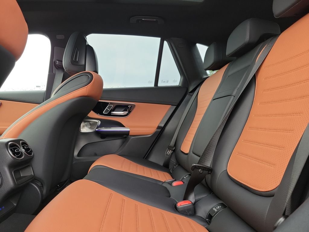 New 2027 MANUFAKTUR Alpine Grey Mercedes-Benz GLC 300 image 10