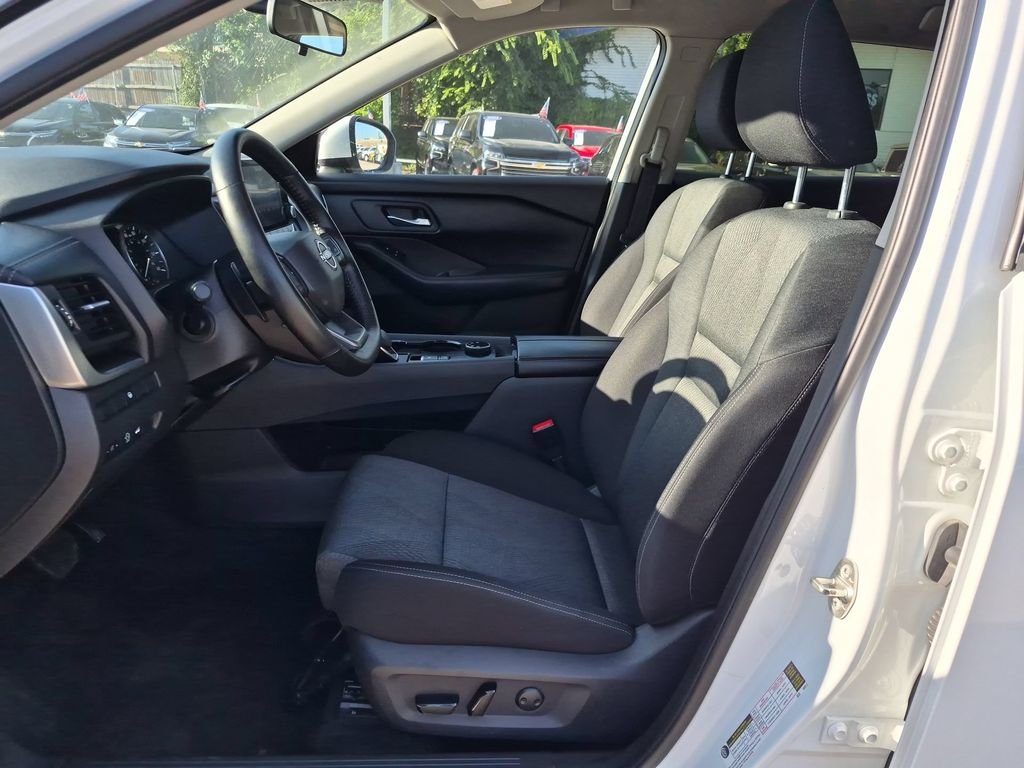 Used 2025 White Nissan SV image 11