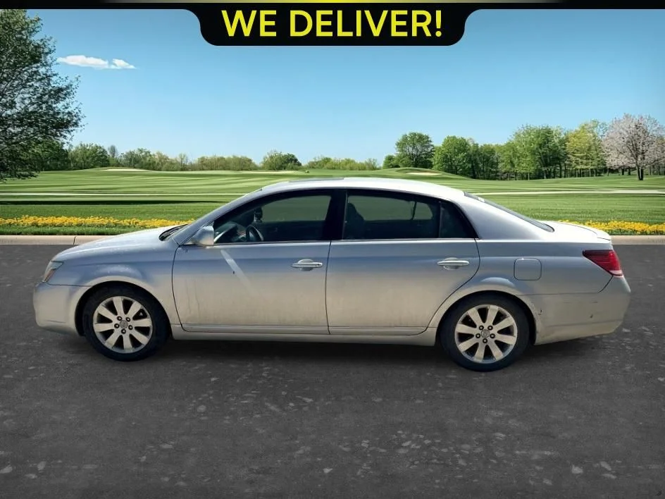 2005 Toyota Avalon XL's photo