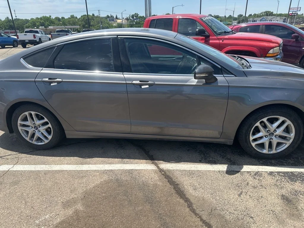 Used 2014  Ford SE image 5