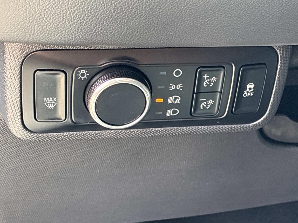 Used 2024 Gray Ford Select image 23
