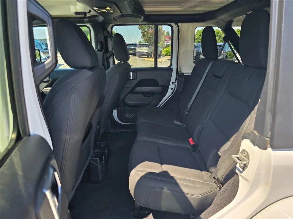 Used 2021 White Jeep Unlimited Sahara image 12