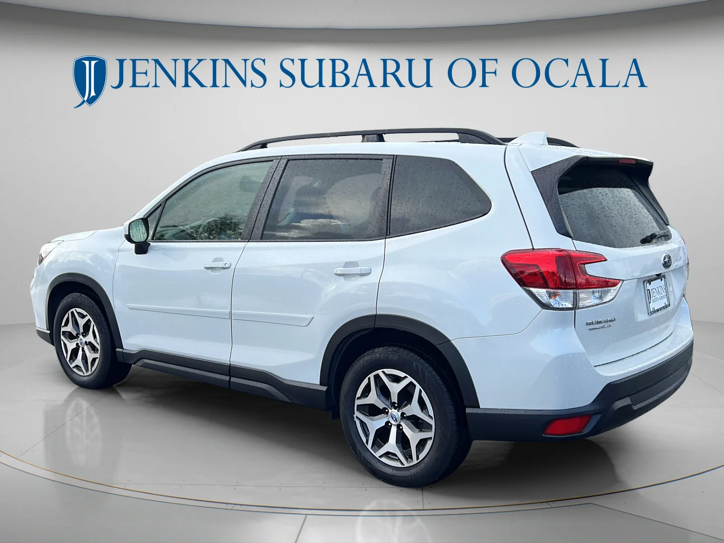 Used 2021 Crystal White Pearl Subaru Premium image 5