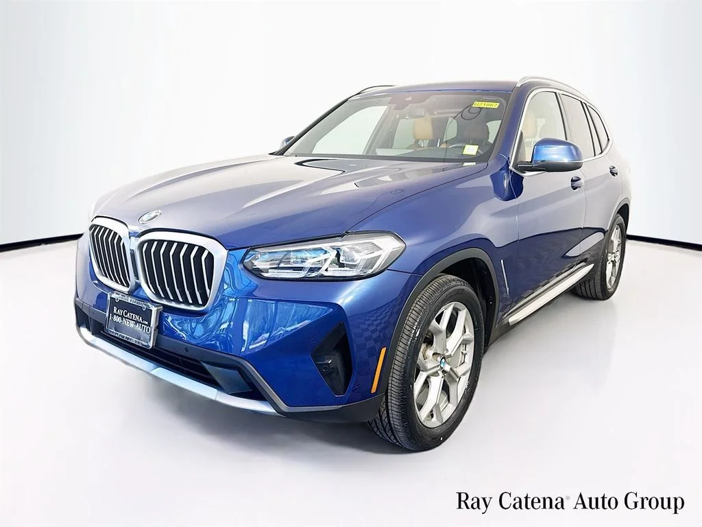 Used 2024 Blue BMW xDrive30i image 3