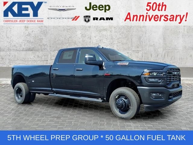 New 2026 Diamond Black Crystal Pearl-Coat Exterior Paint RAM Tradesman image 1