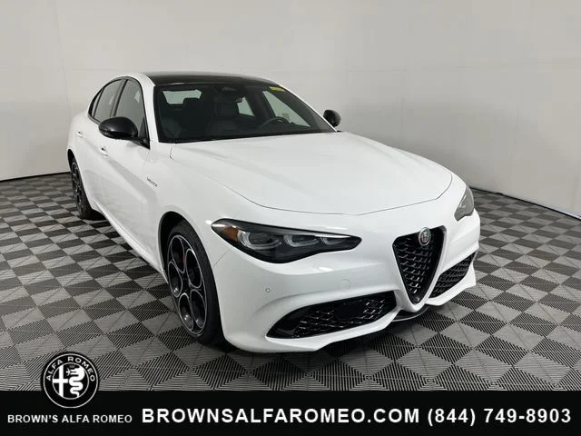 New 2026 Milano White Exterior Paint Alfa Romeo Base image 1