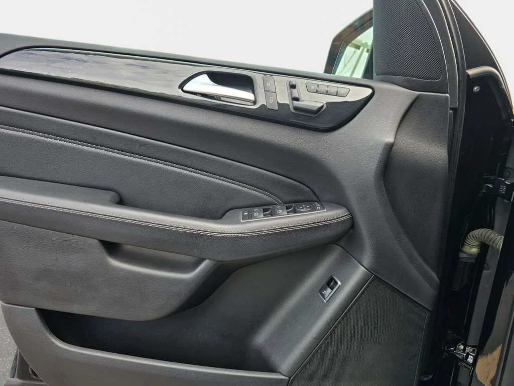 Used 2015  Mercedes-Benz ML 250 image 32