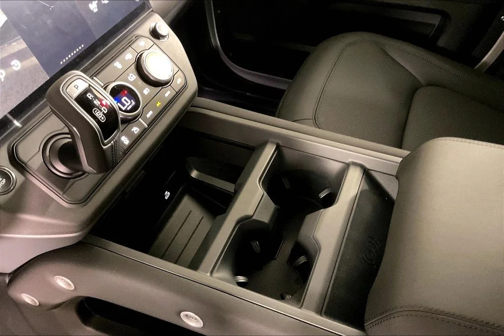 New 2026 Gray Land Rover X-Dynamic SE image 6
