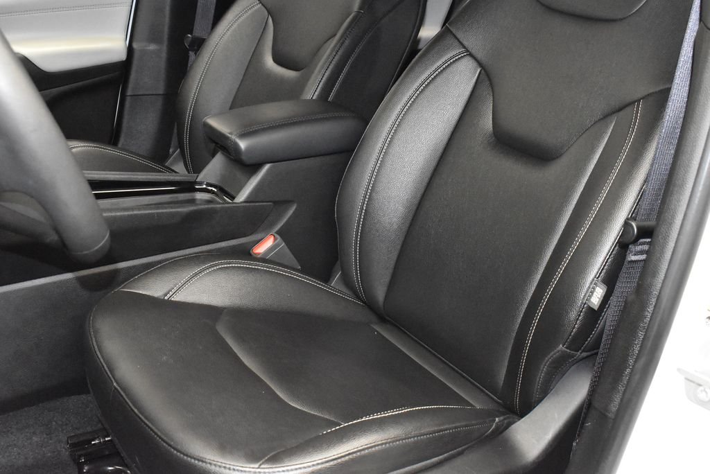 Used 2025 White Jeep Limited image 14