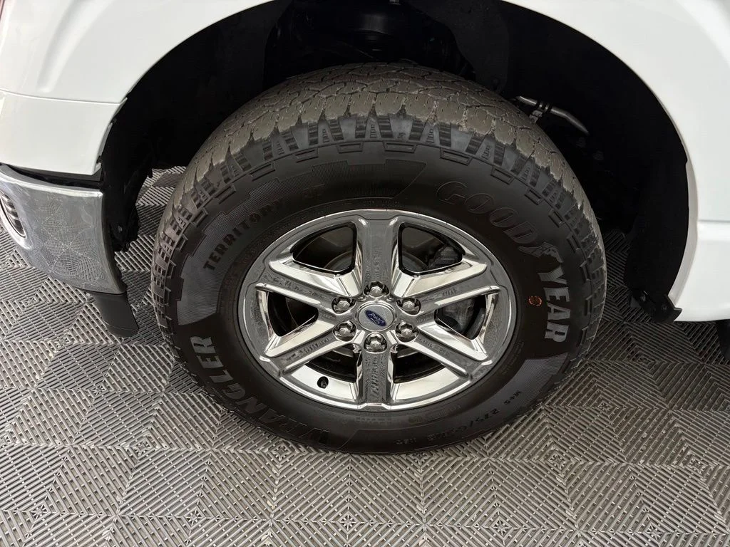 Used 2024 Oxford White Ford XLT image 12