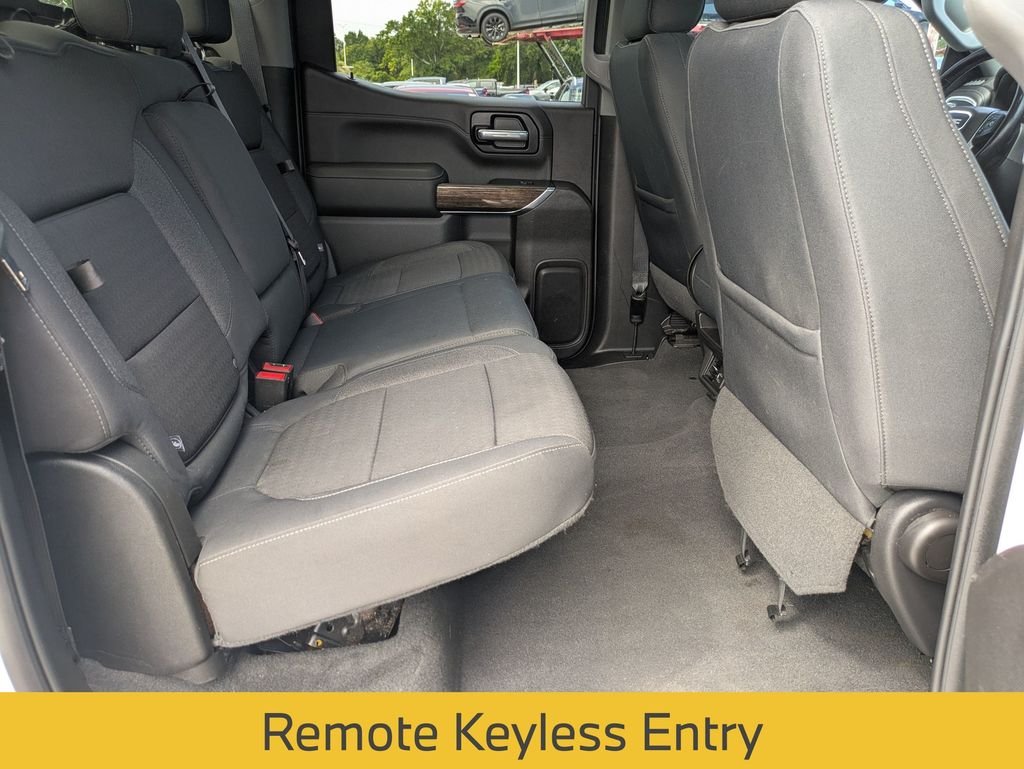 Used 2019 White GMC SLE image 24