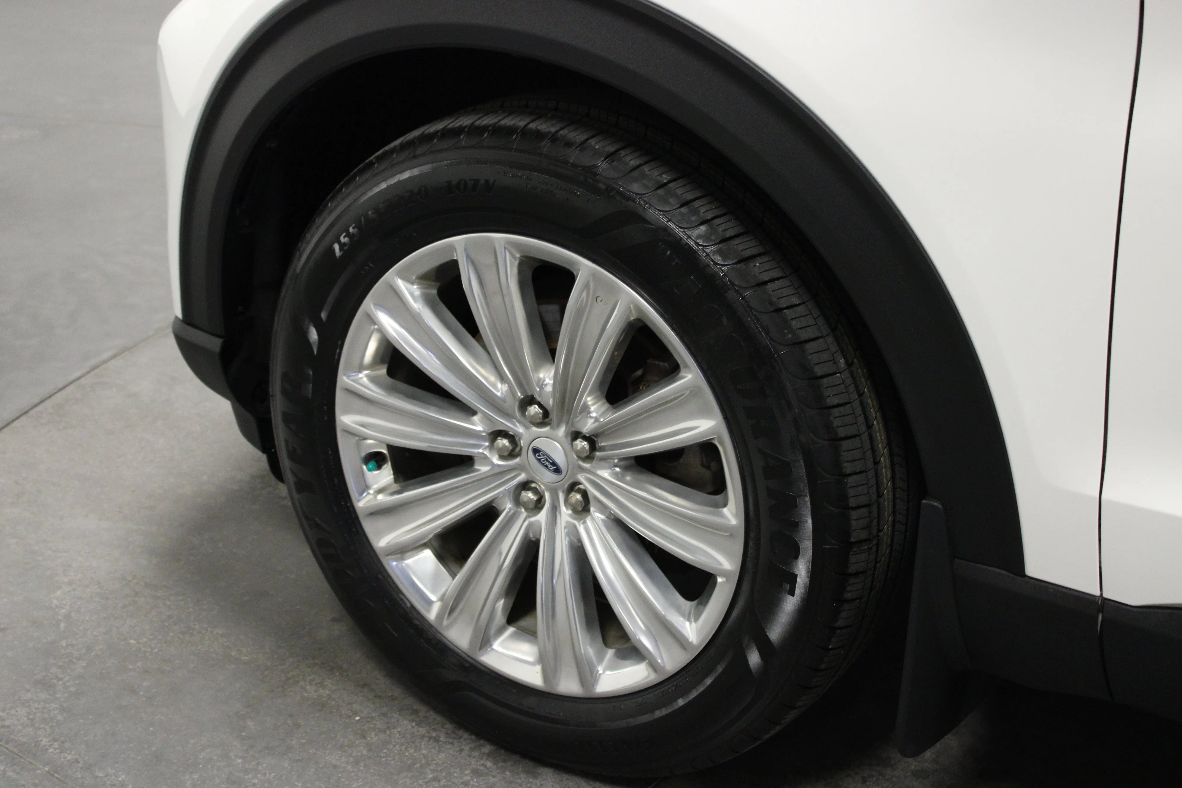 Used 2022 White Metallic Ford Limited image 10