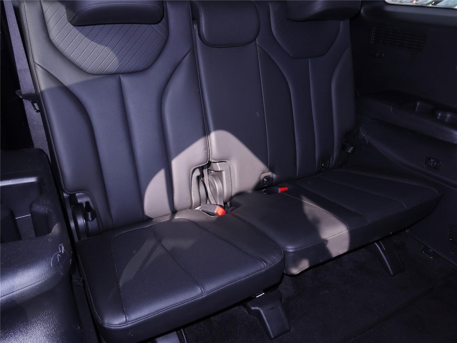 Used 2024 Typhoon Silver Hyundai SEL 7P image 4