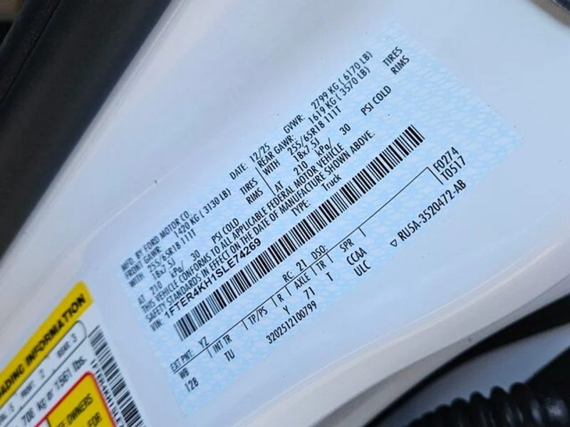 New 2025 Oxford White Ford LARIAT® image 17