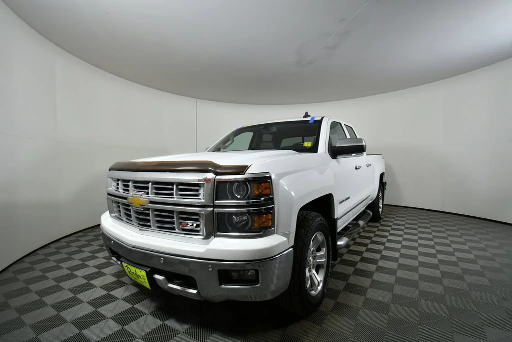 Used 2015 SUMMIT WHITE Chevrolet LTZ image 6