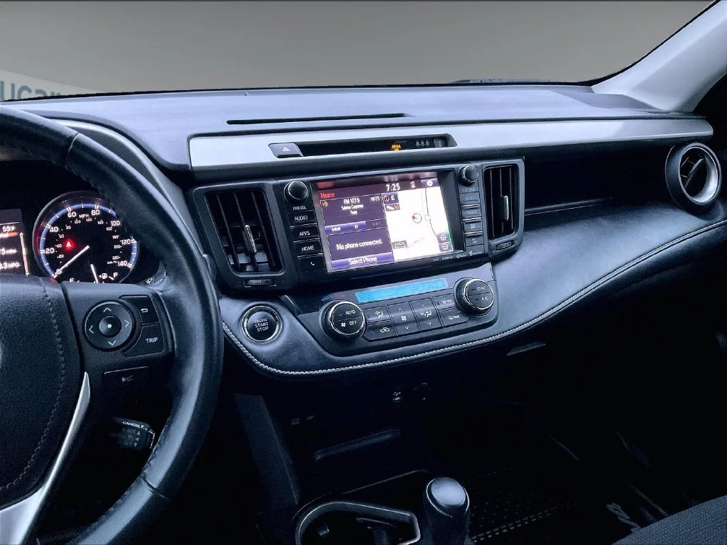 Used 2018 Black Currant Toyota XLE image 16
