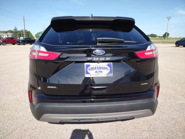 Certified Used 2023 Black Metallic Ford SEL image 4