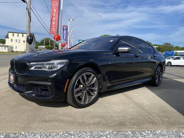 2017 BMW 7 Series M760i xDrive's photo