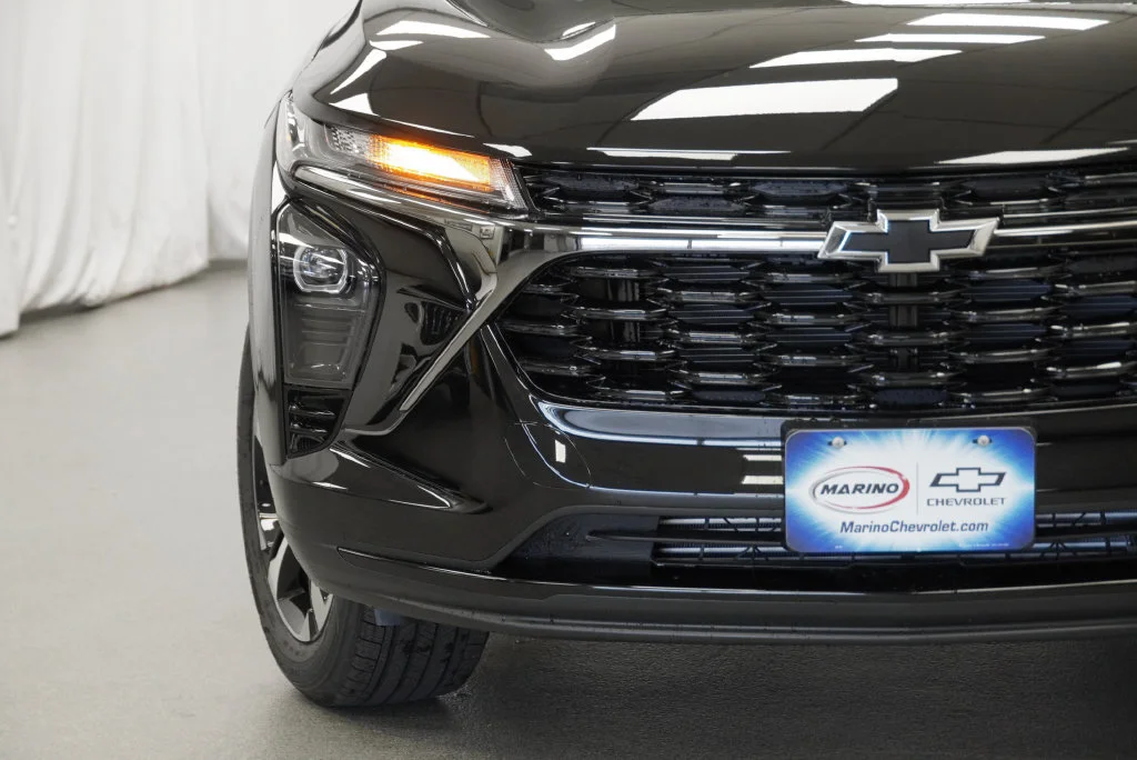 New 2026 Mosaic Black Metallic Chevrolet 1RS image 10