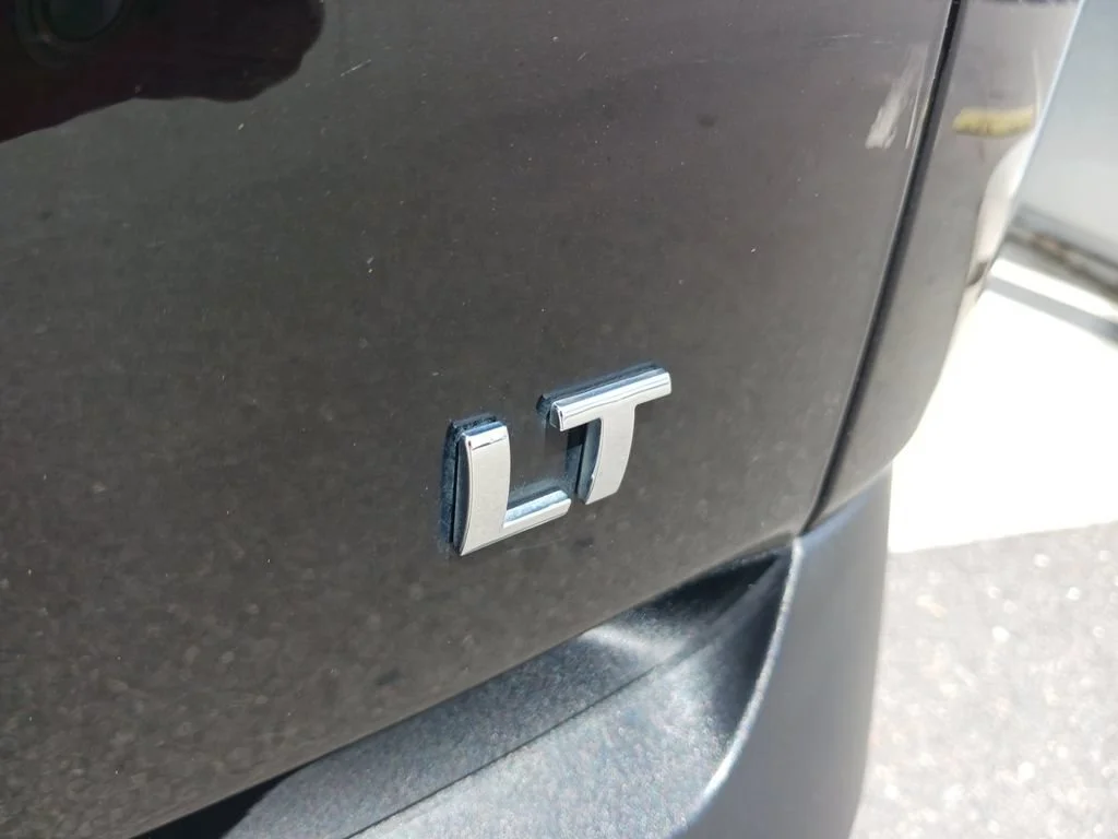 Used 2023 Mosaic Black Metallic Chevrolet LT Leather image 30