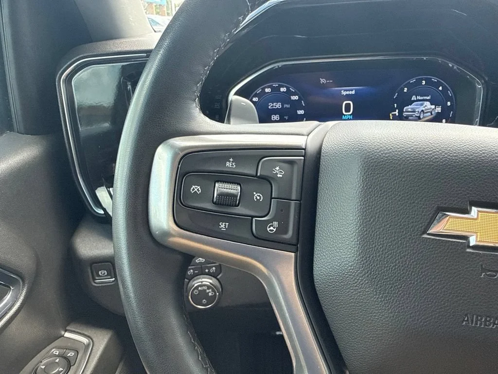 Used 2024 Summit White Chevrolet LT image 16