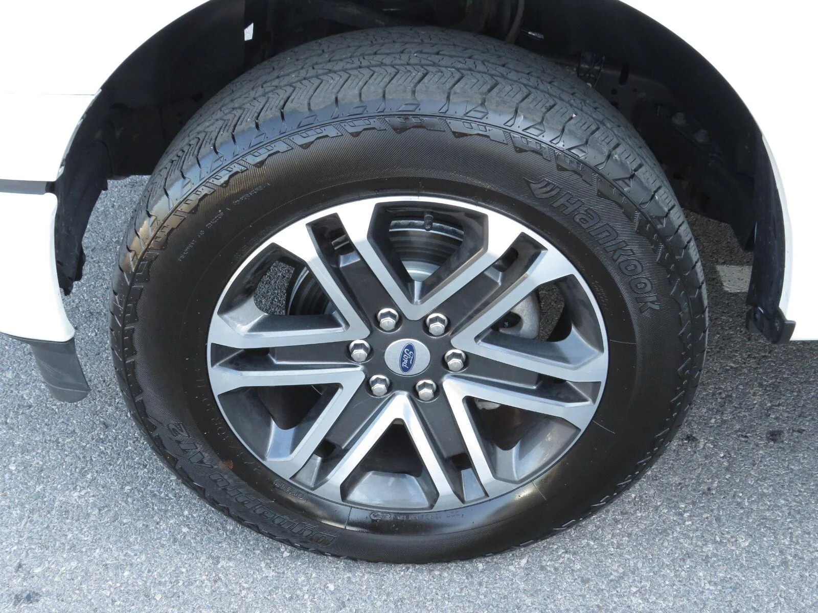 Used 2023  Ford XL image 18