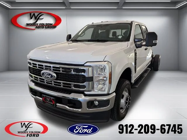New 2027 Oxford White Ford F-350® XL image 17