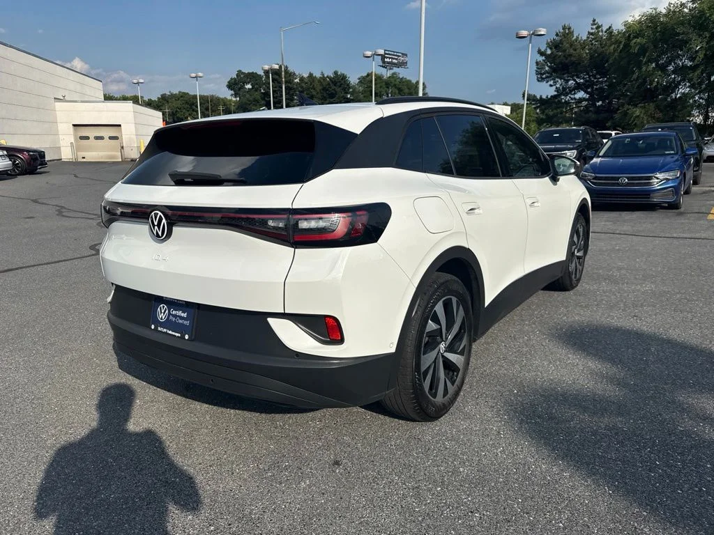 Certified Used 2024 Pure White Volkswagen Standard image 28