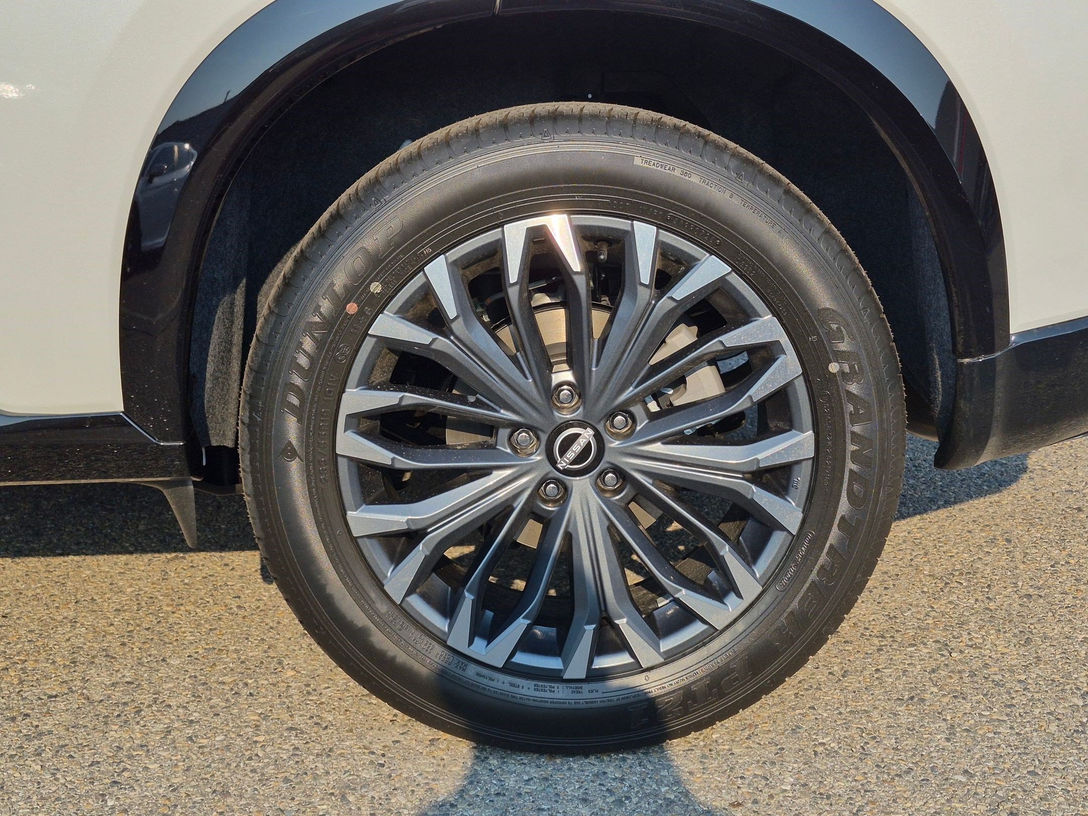 New 2026 Everest White Pearl Tricoat Nissan Platinum image 25