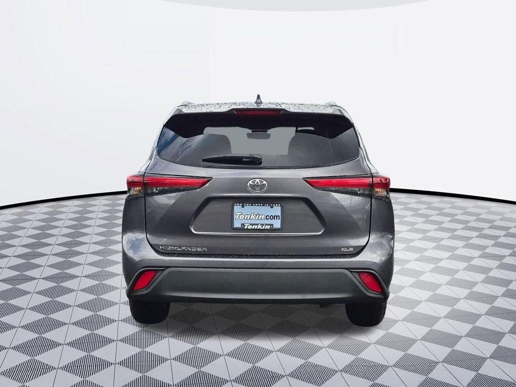 Used 2023 Magnetic Gray Metallic Toyota XLE image 3