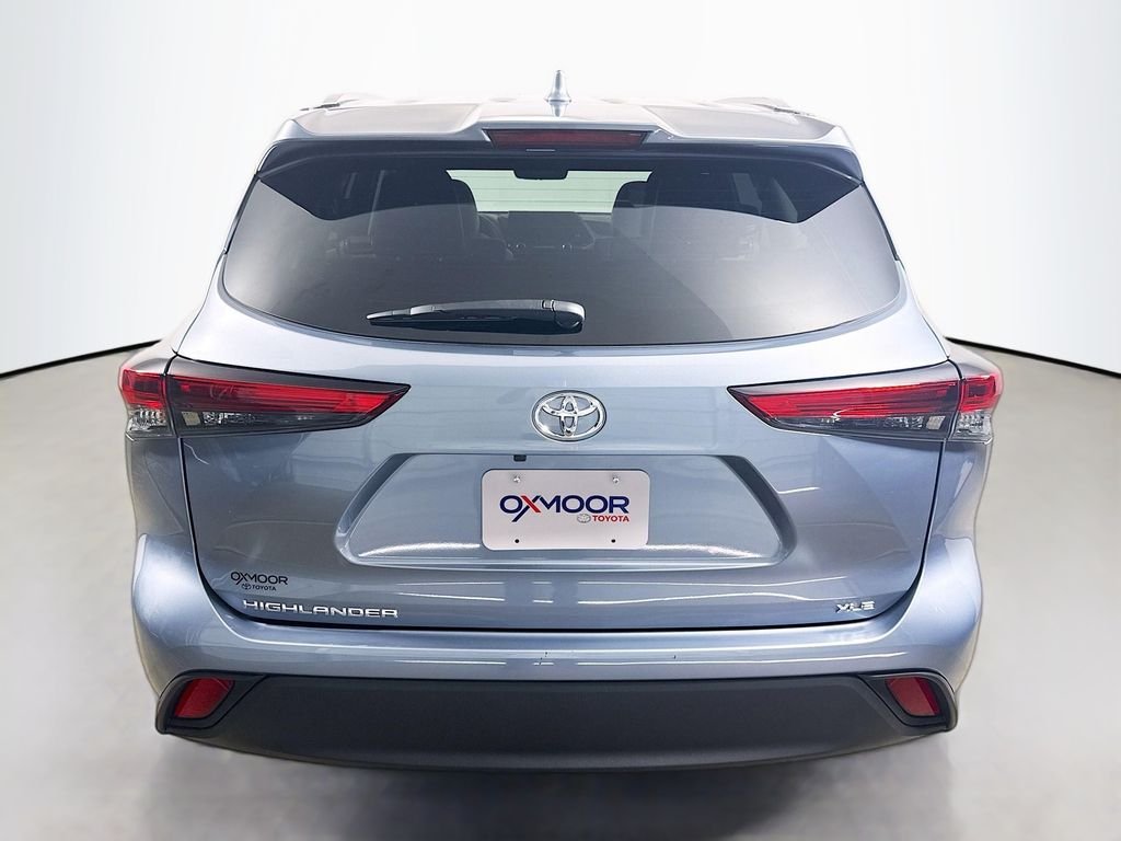 Used 2023 Moon Dust Toyota XLE image 6
