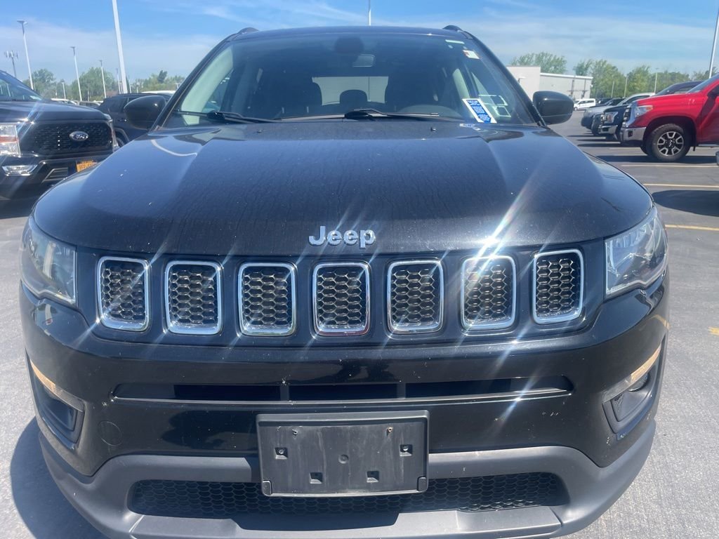 Used 2019 Black Jeep Latitude image 6