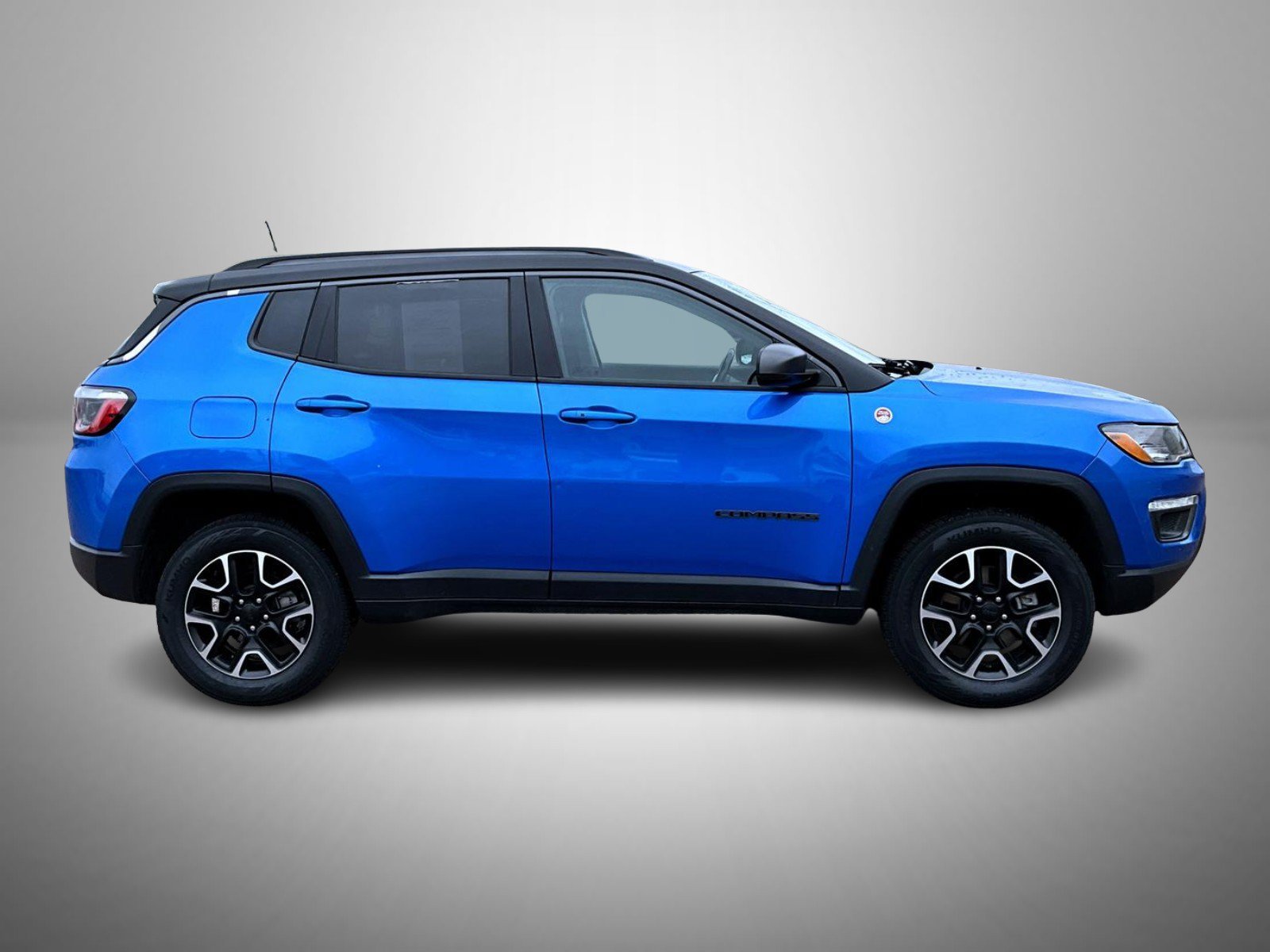 Used 2021 Blue Jeep Trailhawk image 4
