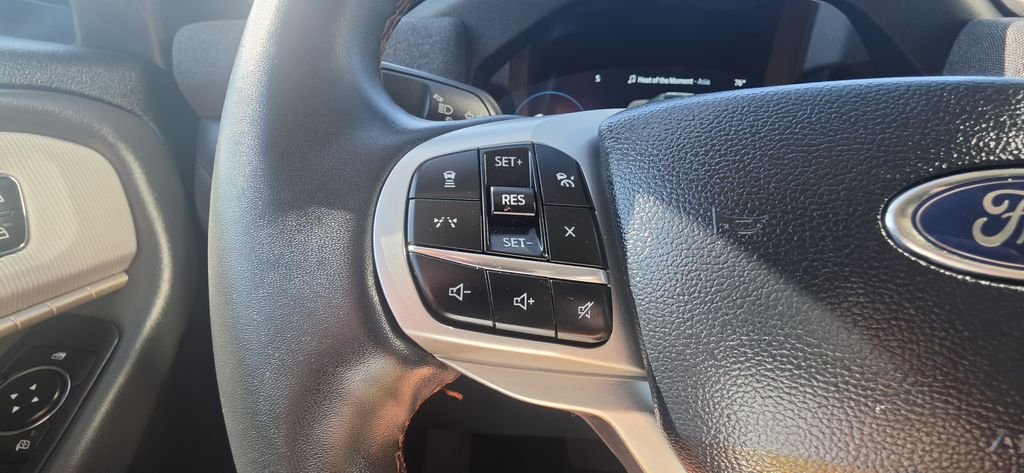 Used 2025 White Metallic Ford Active image 17