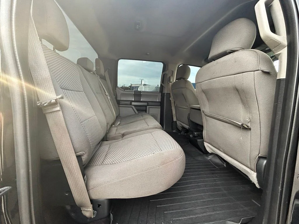 Used 2017 Shadow Black Ford XLT image 27