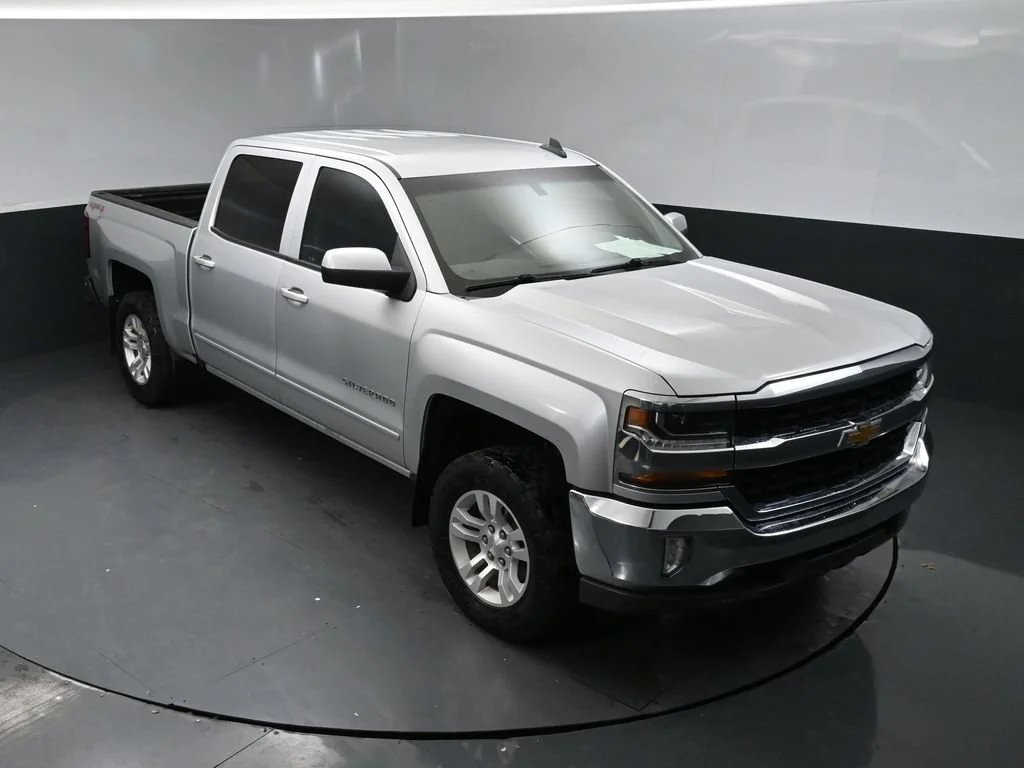 Used 2017 Silver Ice Metallic Chevrolet LT image 13
