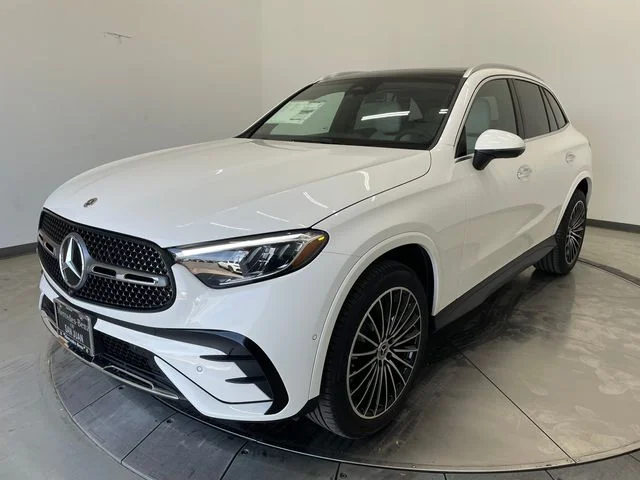 New 2027 White Mercedes-Benz GLC 300 image 32