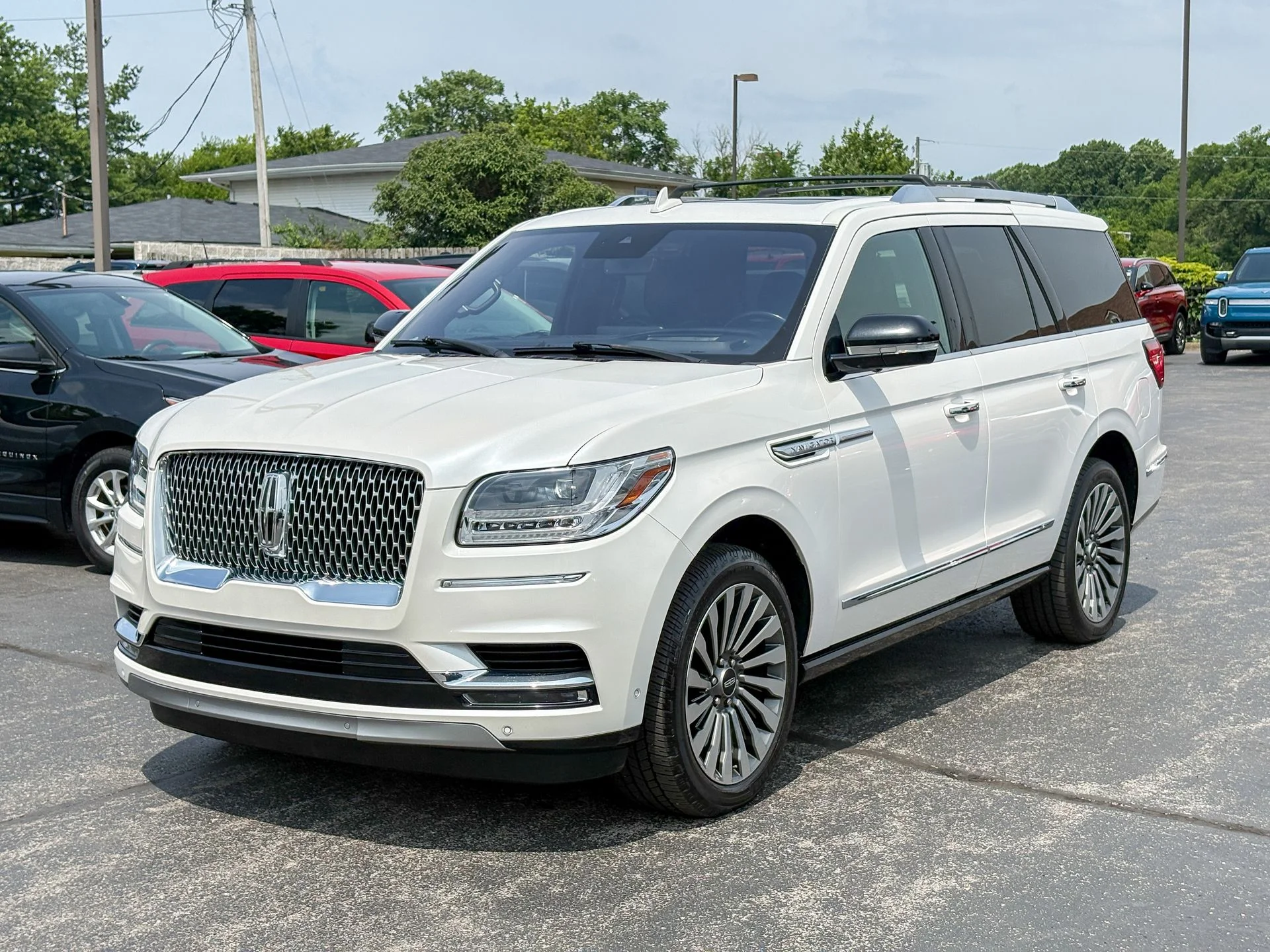 Used 2019 White Lincoln Reserve image 5