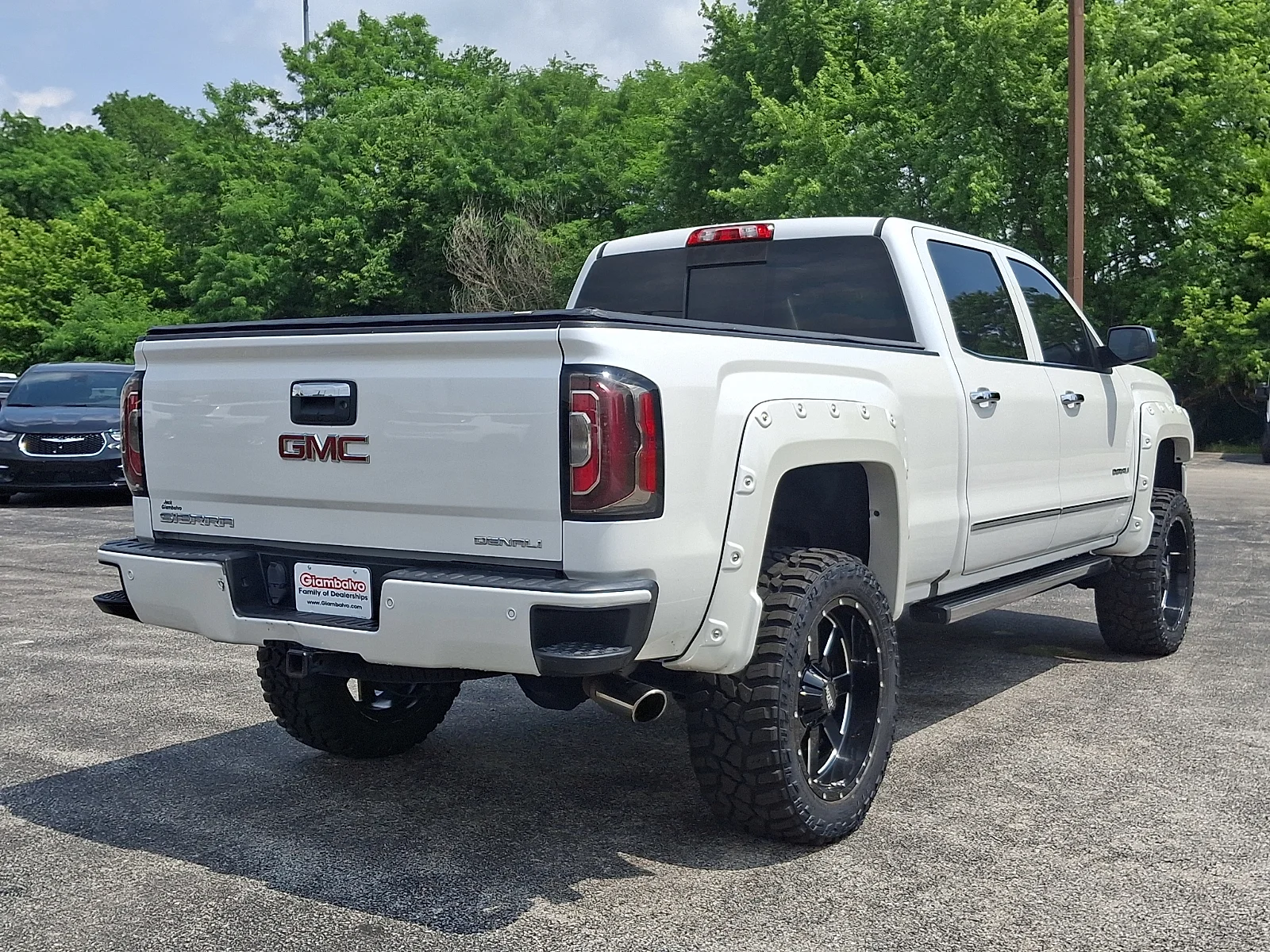Used 2017 White GMC Denali image 11