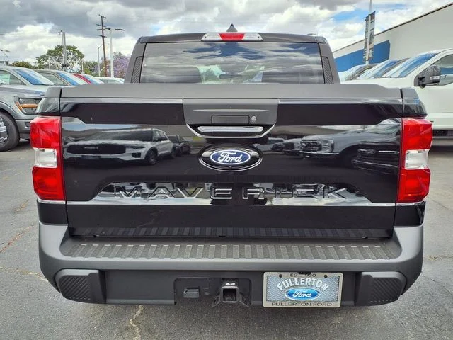 New 2026 Shadow Black Ford XLT image 3