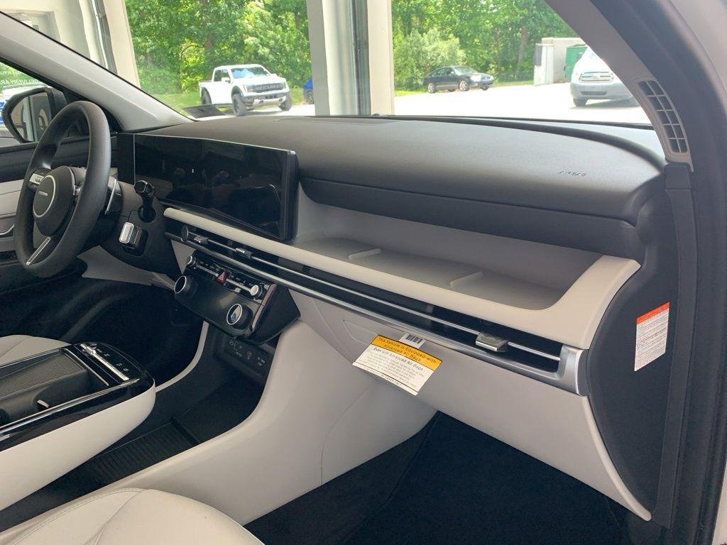 New 2026 White Hyundai SEL AWD image 20