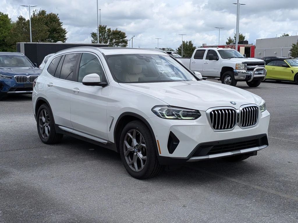 Used 2023 White BMW sDrive30i image 7