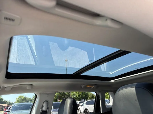Used 2018 White Jeep Limited image 19